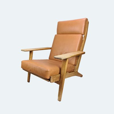 Hans Wegner lounge chair. Produced by Getama