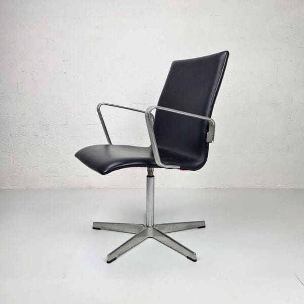 Arne Jacobsen Office Chair